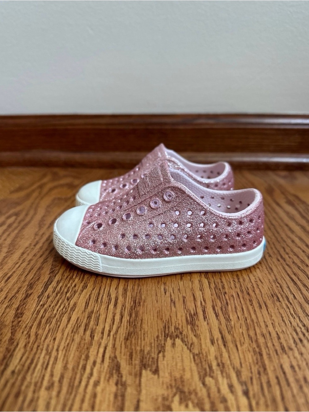 Native Slip-On Shoes Girls size C5 Pink Glitter
